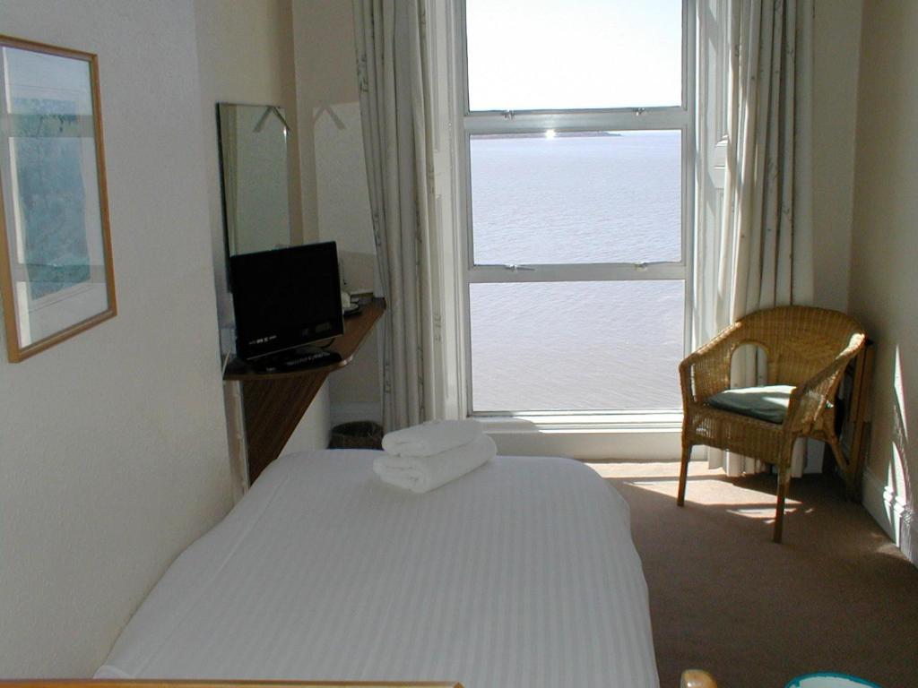 Daunceys Hotel Weston-super-Mare Room photo